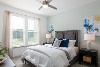 Spacious 1-, 2- & 3-bedroom apartment homes with 9’ ceilings